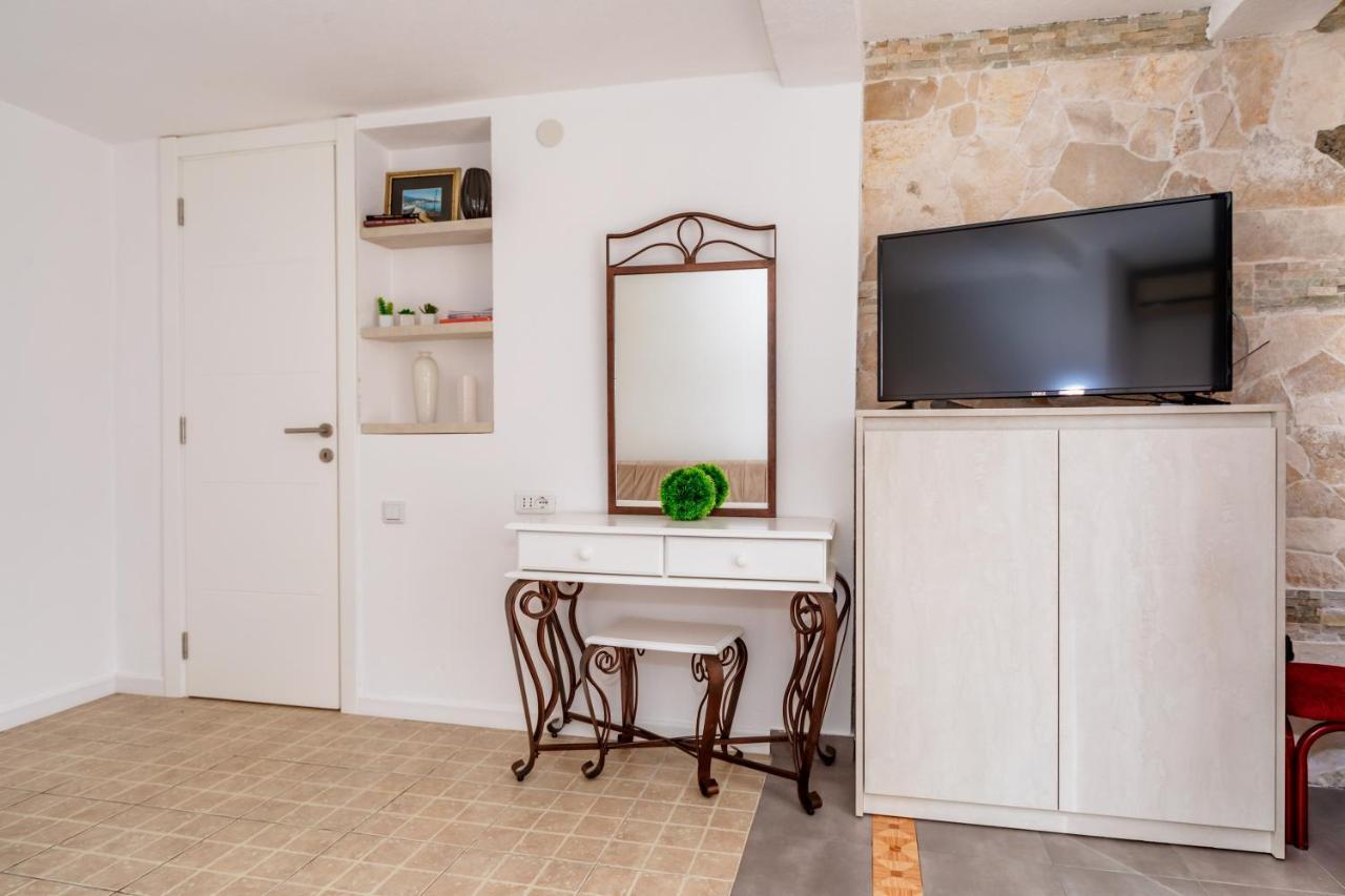 Apartmani Lira 수토모레 외부 사진