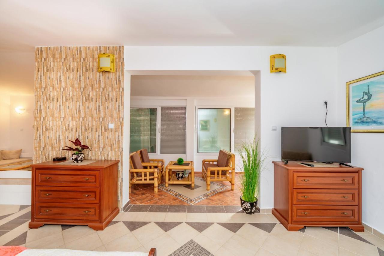 Apartmani Lira 수토모레 외부 사진